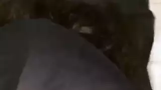 جلسة الجنس السرية لعاهرة محجبة في مرحاض المكتب تصبح جامحة