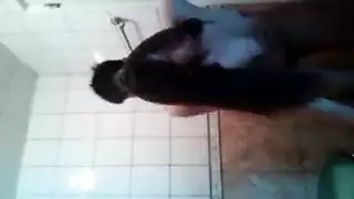 جنس سحاقي بين شقراء وسمراء: عبادة الحلمات واستمناء متبادل