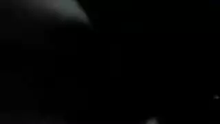 اخي يلعب العاب الفديو