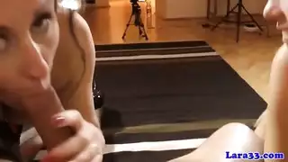 حركة شرج ساخنة مع النجمة الناضجة سارة قرنية من المملكة المتحدة