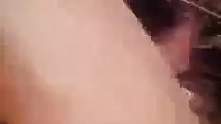 لقطة صريحة مقرّبة: شفرات الفرج تتحرك