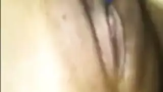 من الأصدقاء إلى العشاق: إيطالية جميلة تظهر فرجها ثم تأخذ عضوه الذكري