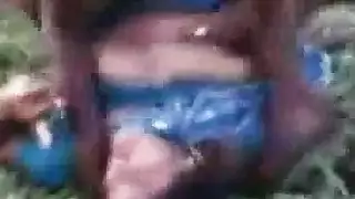 فعل محرم في العراء: فتى المزرعة المصري يأخذ زوجة أبيه